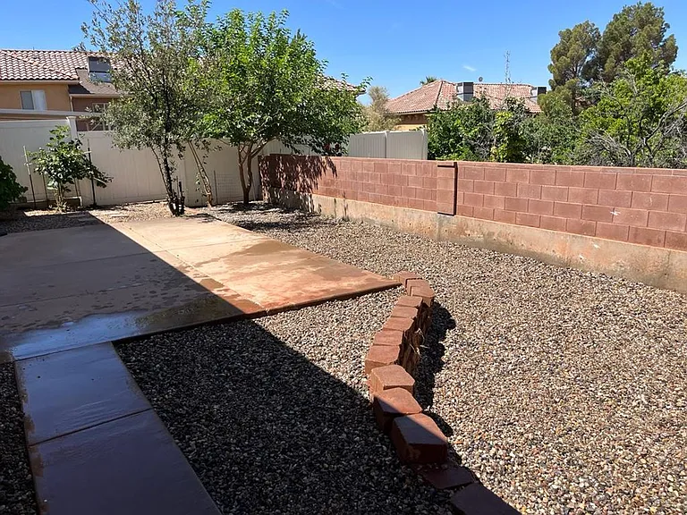 787 N Warm Springs Dr — Photo 26