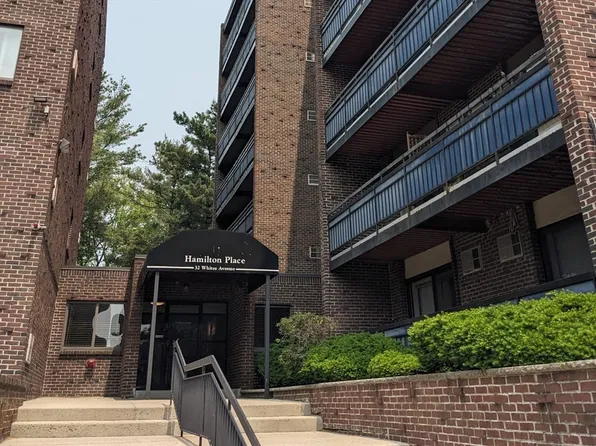 32 Whites Ave #D63, Watertown, MA 02472