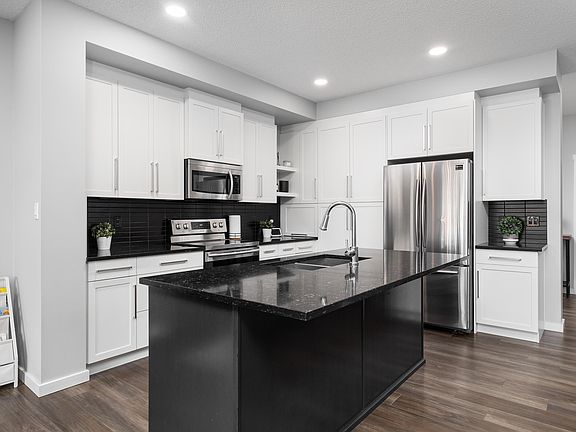 4th image of 310 41st St SW