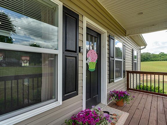 4th image of 165 Rena Dr