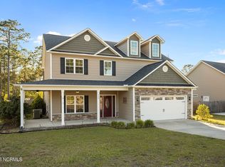 319 Inverness Dr, Hubert, NC 28539