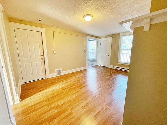 3rd image of 621 S Adams St #5
