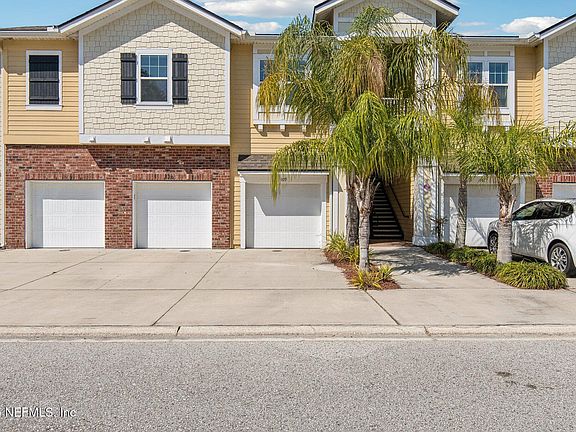 3rd image of 131 BURNETT Court #109