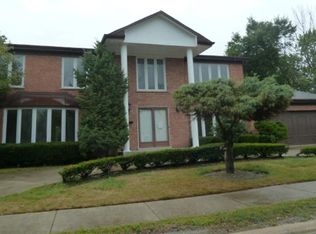 6400 Hoffman Ter, Morton Grove, IL 60053