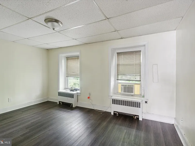 448 Krams Ave #3 — Photo 10