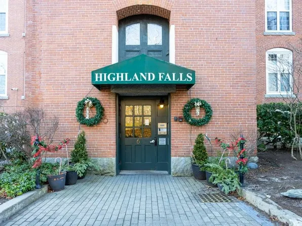 2 School St #309, Lincoln, RI 02865