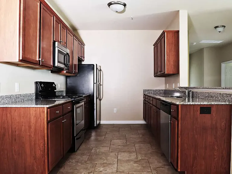 Stonegate Apartments — Photo 7