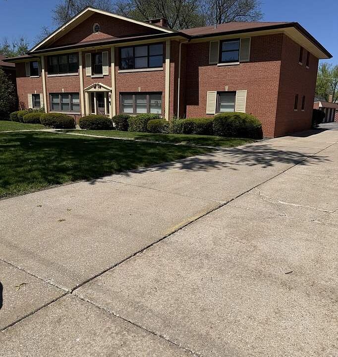 1st image of 10650 W Cermak Rd APT 2E