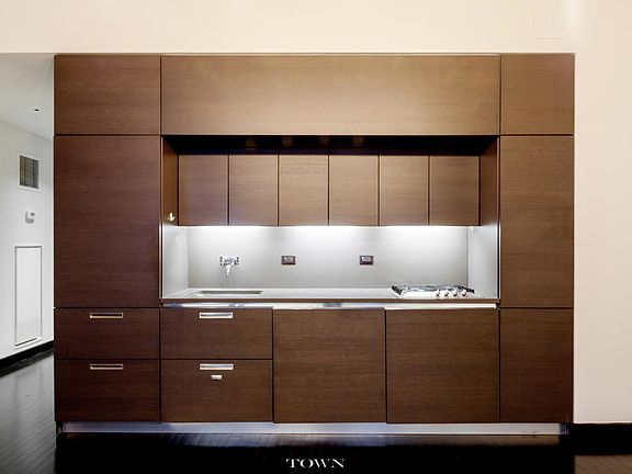 3rd image of 18-20 Pine St #611