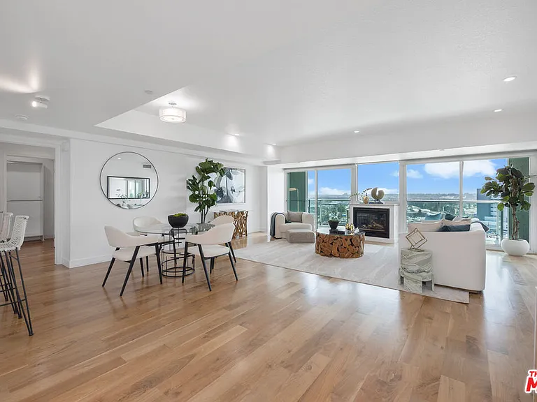 13600 Marina Pointe Dr #1507 — Photo 4