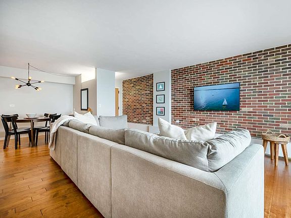 3rd image of 3100 Lake Mendota Dr APT 605