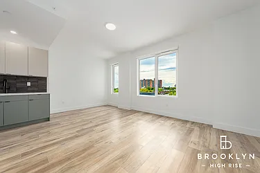 2258 Fulton Street, #5D