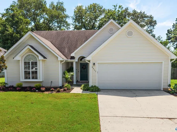 2517 Bonnie Oaks Dr SW, Huntsville, AL 35803