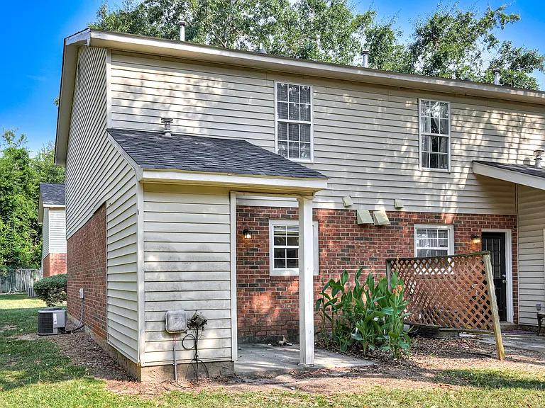 120 Chalet North Ct — Photo 27