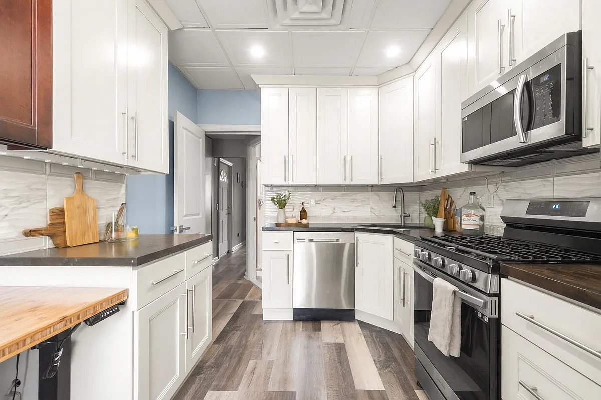 Building Photo - 7406 Bergenline Ave #1