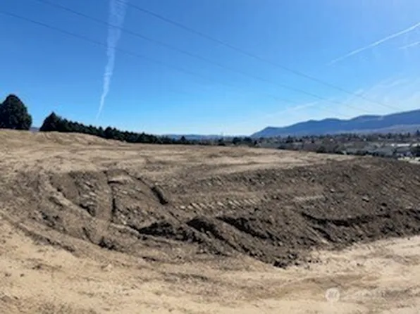 8888 8th Street NE, East Wenatchee, WA 98802