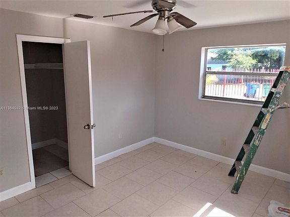 4th image of 982 NW 109th St #982