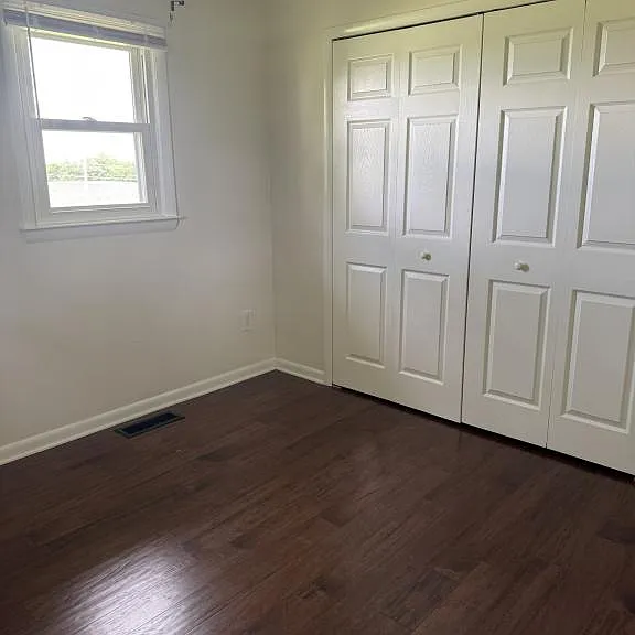 589 Thomas Rd — Photo 10