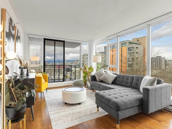 1650 W 7th Ave #706, Vancouver, BC V6J 5N1