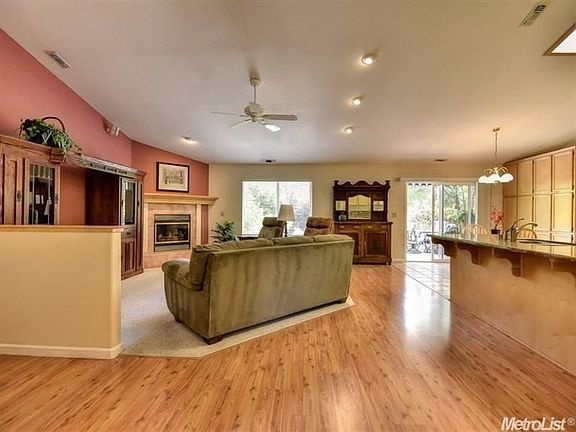 5th image of 2807 Woodleigh Ln