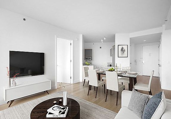 4th image of 10 City Pt APT 28K