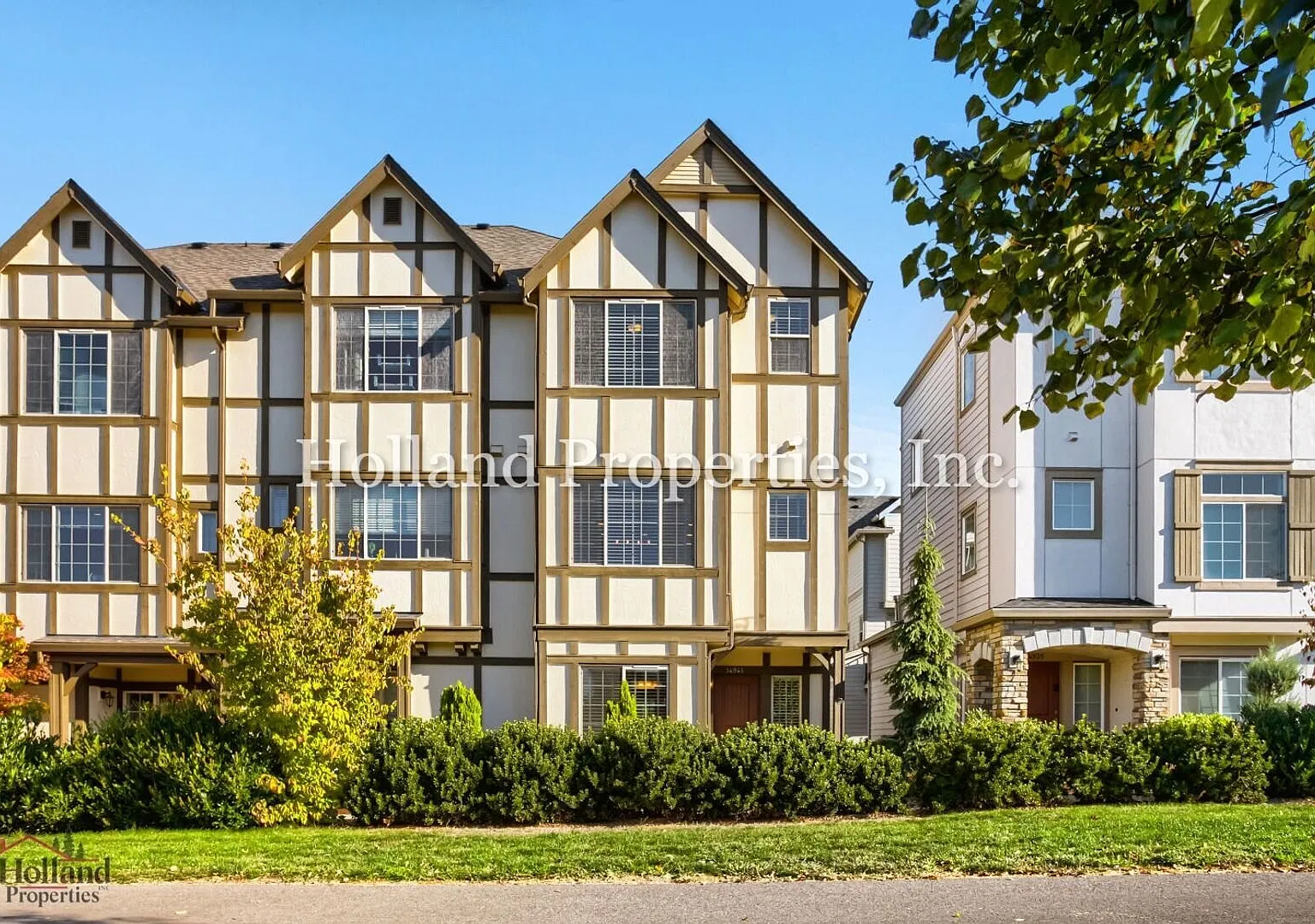 Your Bethany Retreat Awaits! Spacious Living, Stylish Comfort & Backyard Fun — Photo 1