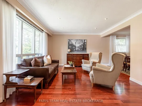 90 Bedford Park Ave, Richmond Hill, ON L4C 2N8