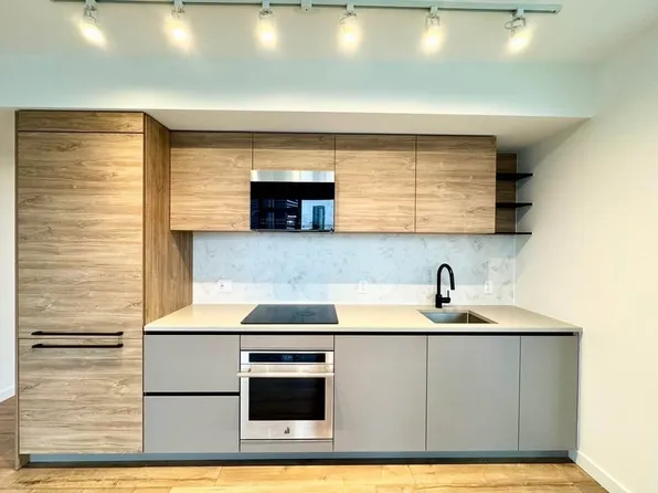 10448 University Dr, Surrey, BC