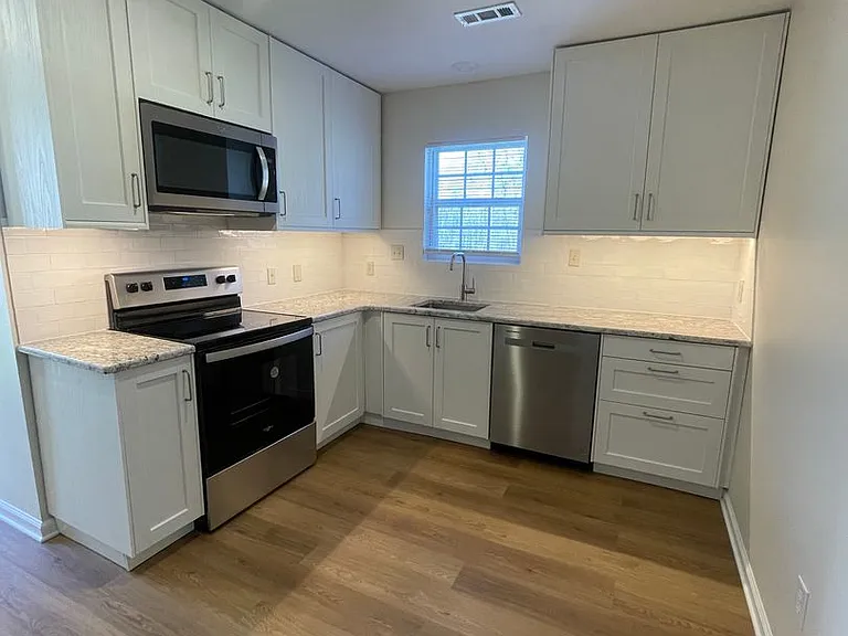 1624 Pineburr Ln — Photo 3