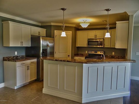 5th image of 325 Davis Dr