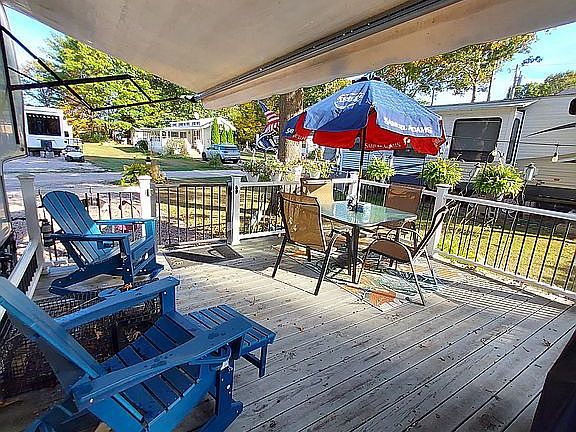 2nd image of 118 Dunns Corner Rd #309