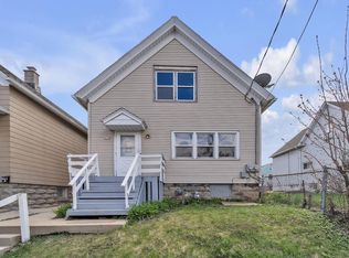 855 W Windlake Ave, Milwaukee, WI 53204