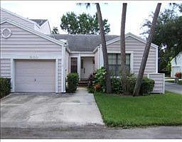 1st image of 930 Myakka Ct NE