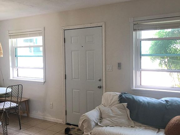 3rd image of 812 W Carolina St APT 1
