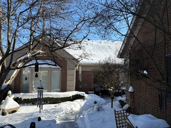 8475 Olde Mill Cir W, Indianapolis, IN 46260