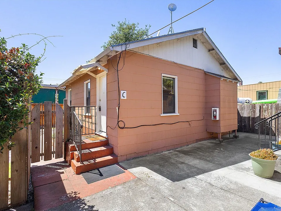 2510 Eagle Ave #C