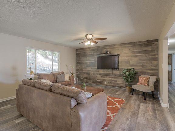 onqpronm.com-Hiawatha Dr NE-4