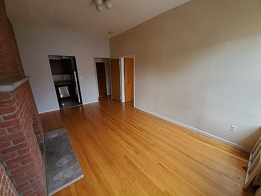 3rd image of 111 W 75th St APT 5R