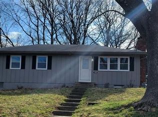 1209 Lake Rd, Liberty, MO 64068