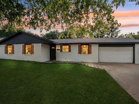 2nd image of 1017 Pinebrook Dr