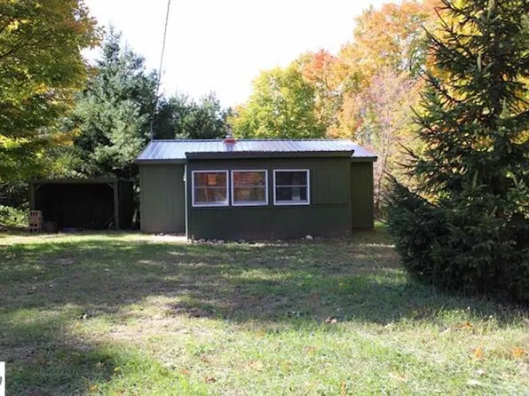 11903 Partridge Ln NE, Mancelona, MI 49659