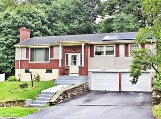 41 Sun Valley Dr, Worcester, MA 01609