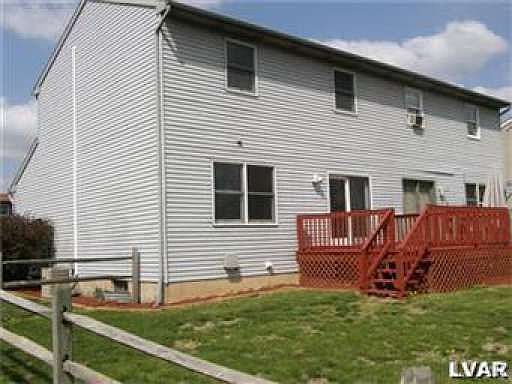 2nd image of 916 Lincoln St
