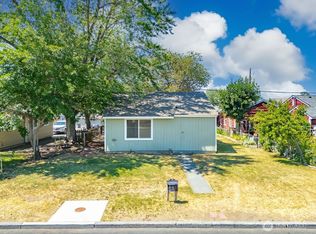 57 G St SE, Ephrata, WA 98823