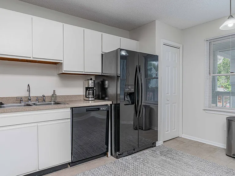 1850 Atlantic Dr #633 — Photo 9