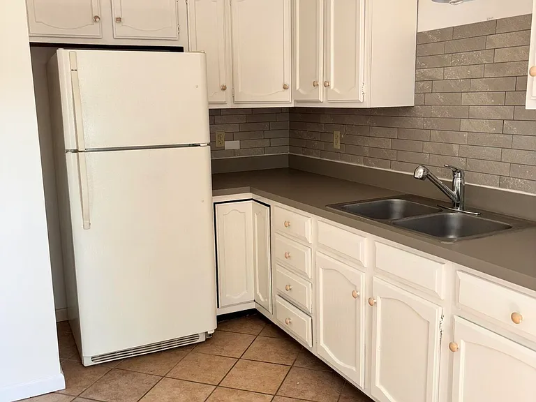 606 Nicholas Ave — Photo 10