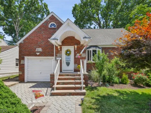 4 Springdale Ct, Clifton City, NJ 07013