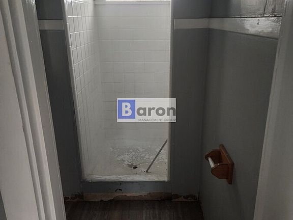 4th image of 709 Ann St #2