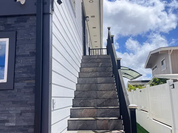 1675 Hookani St #2, Pearl City, HI 96782