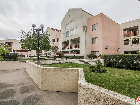 2nd image of 1118 Valencia St APT 220